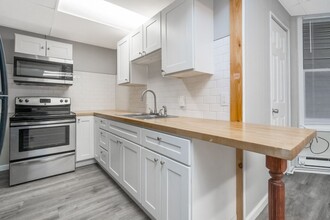 Building Photo - 1901 W Broad St