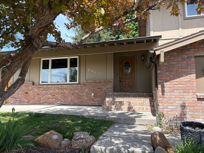 Foto del edificio - Spacious Pet-Friendly West End Home Near the Rims!