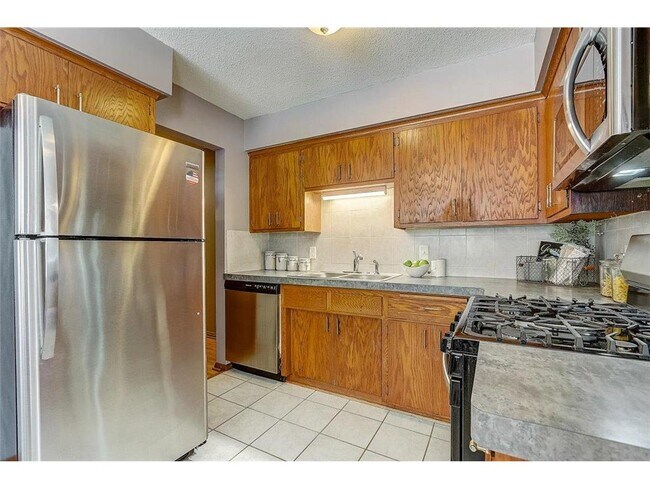 Foto del edificio - 2237 Hampshire Ave S