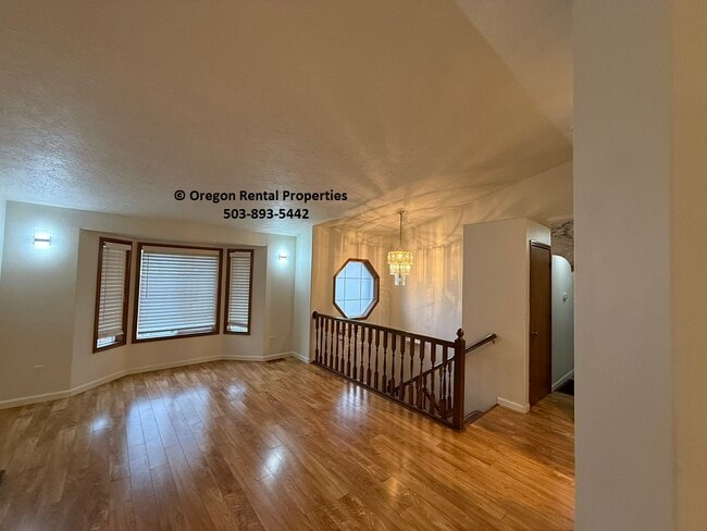 Foto del edificio - 12802 SE Main St