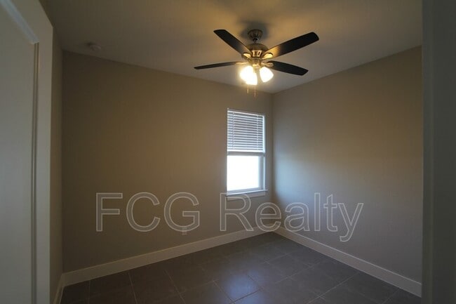 Building Photo - 1213 Amazon Ln