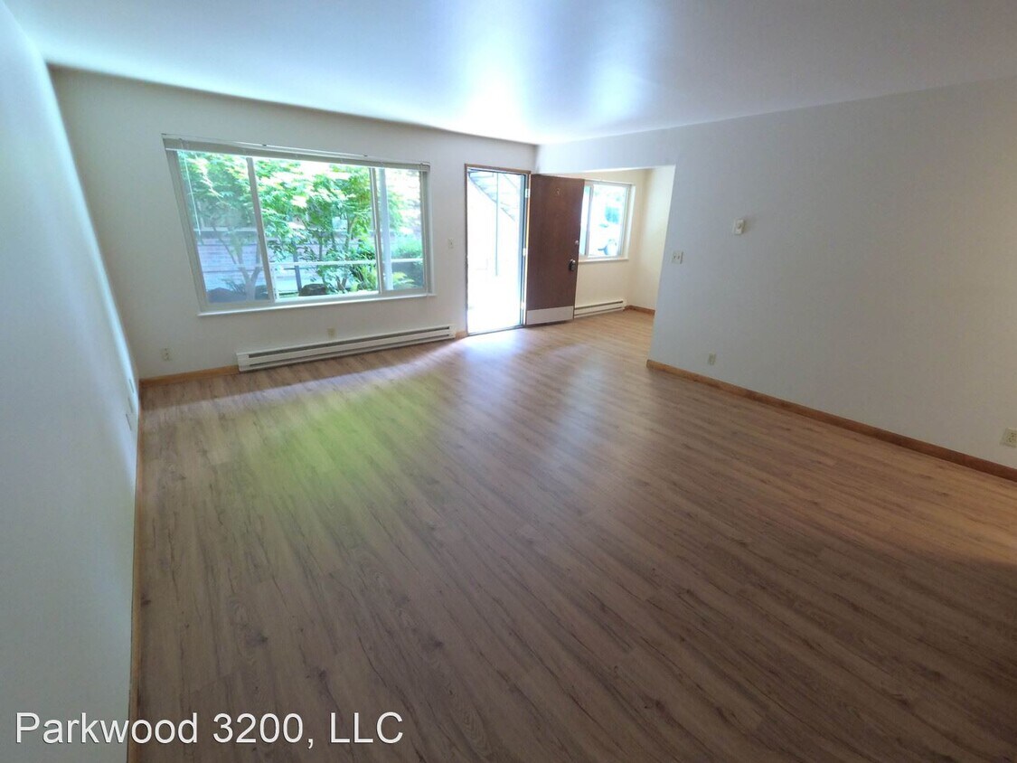 Primary Photo - 3200 NE 140th St