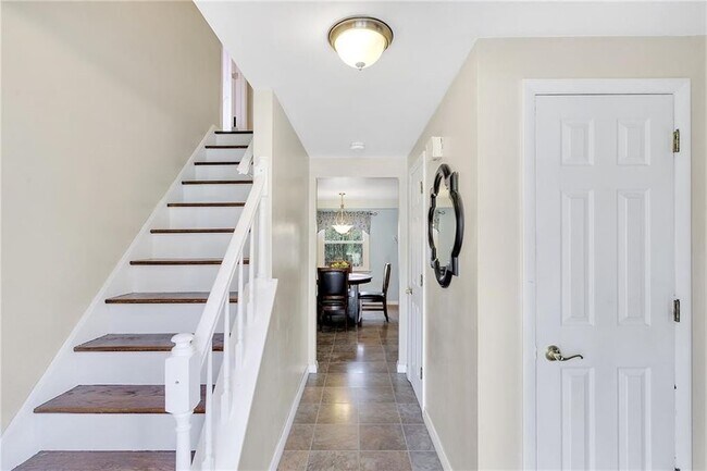 Building Photo - 3904 Glenshire Ct