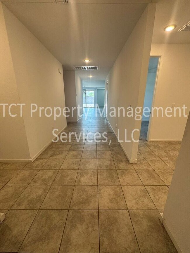 Foto del edificio - Beautifully Updated San Tan Groves Home