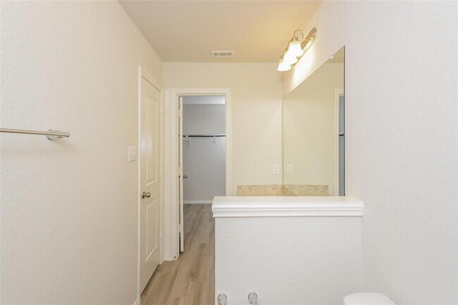 Foto del edificio - 4026 Silver Ranch Rd