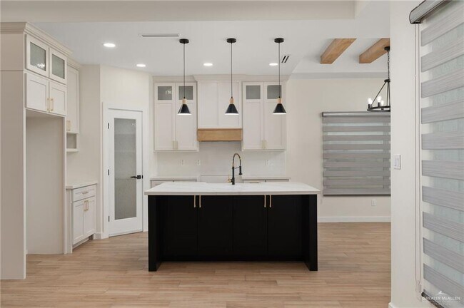 Foto del edificio - 18 S Peak Dr