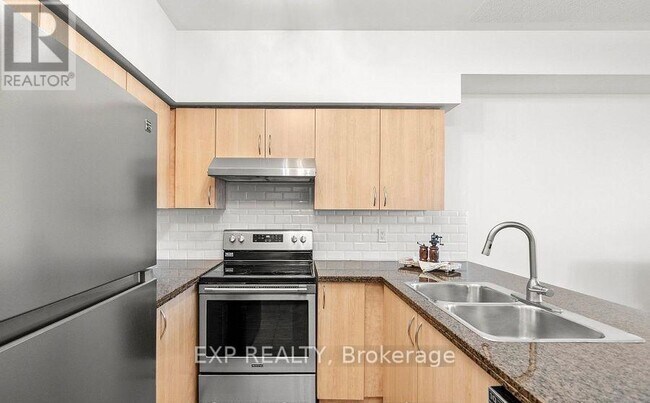 Photo du bâtiment - 1837 Eglinton Ave E