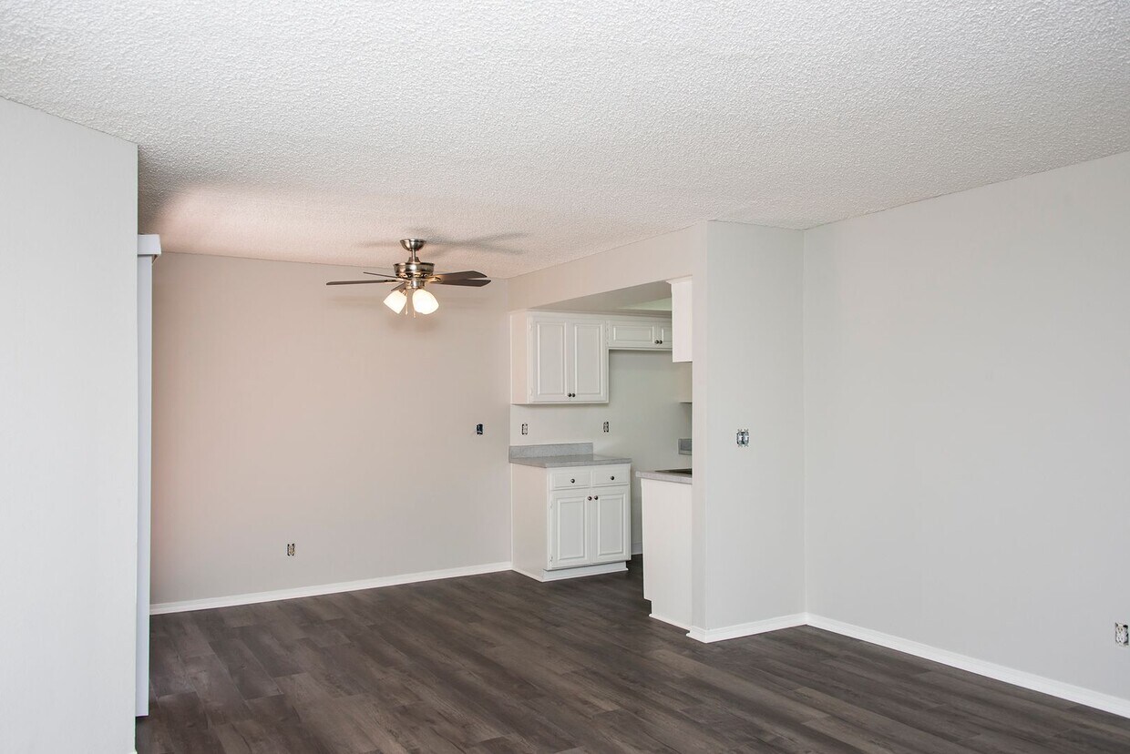 Primary Photo - 1112 Linden Ave