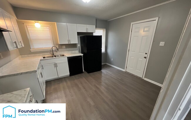 Foto del edificio - 5176 Breckenwood Dr