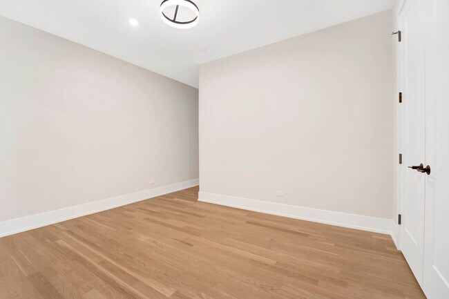 Foto del edificio - 3352 N Ashland Ave