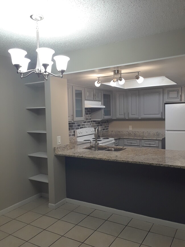 Building Photo - Bridgewater Pointe Apartments