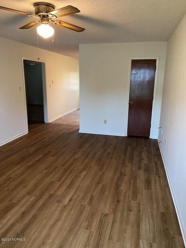 Foto del edificio - 4223 Washington St