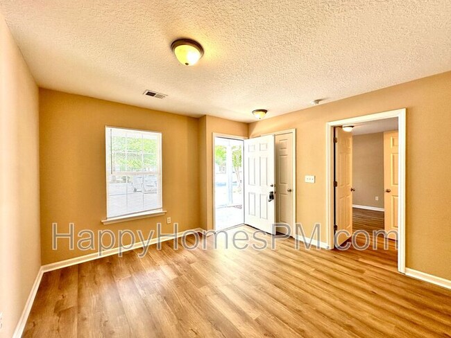 Foto del edificio - 7888 Montview Rd