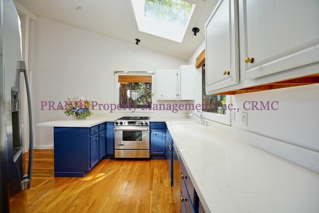 Building Photo - Quintessential Mill Valley Home Nestled in...