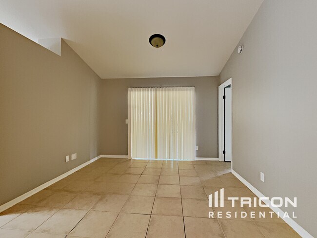 Foto del edificio - 707 Sand Ridge Dr