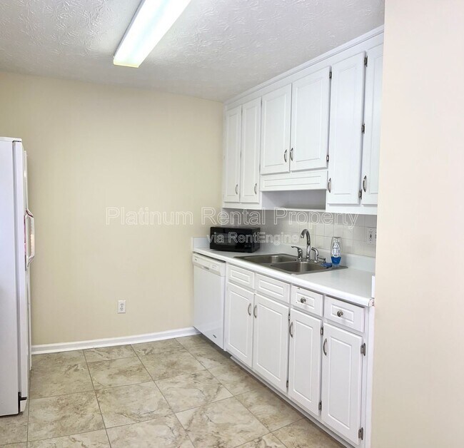 Building Photo - 1022 Windsor Dr