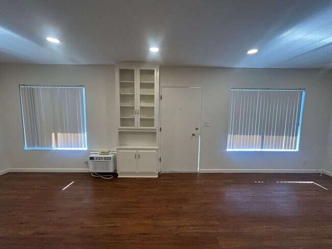 Foto del edificio - 346 N Louise St