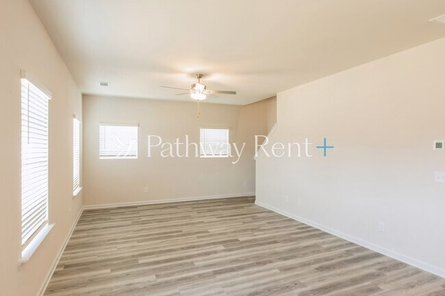 Foto del edificio - 610 Mackenzie Cv