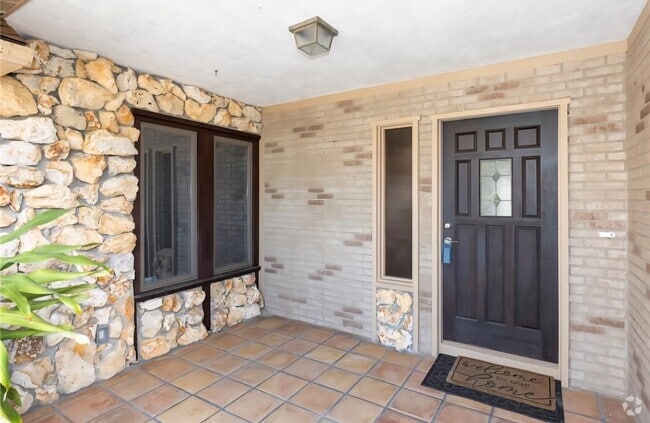 Building Photo - 4431 Doris Dr