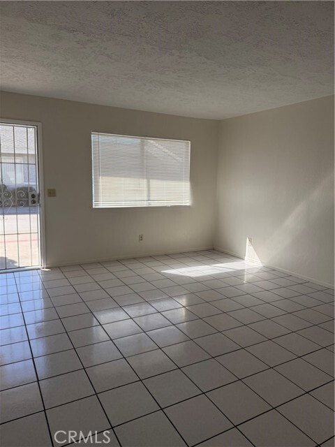 Foto del edificio - 16230 Sequoia St