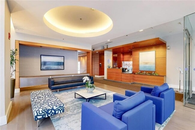 Foto del edificio - 100 W Exchange St