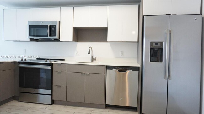 Foto del edificio - 321 NE 26th St