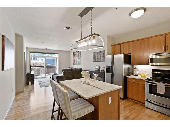 Foto del edificio - 301 Oak Grove St