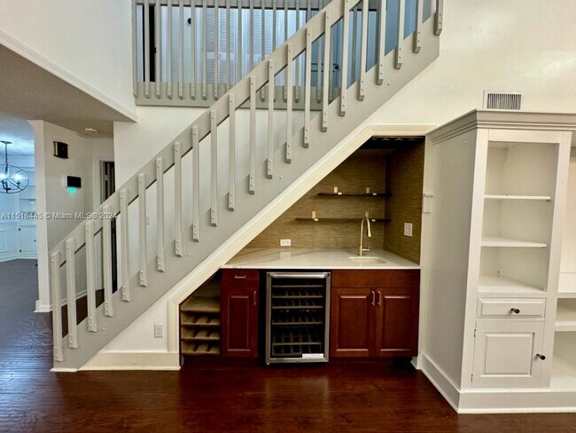 Foto del edificio - 8474 Waterford Cir