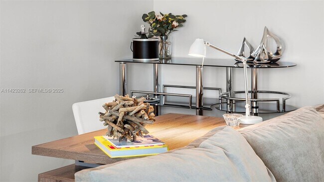 Foto del edificio - 2301 Collins Ave