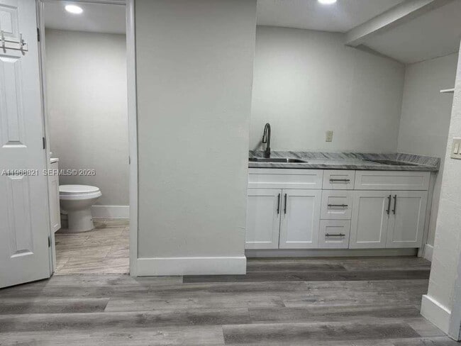 Foto del edificio - 582 E 18th St