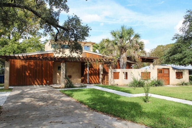 Building Photo - RENOVATED 3-BEDROOM NORTHWOOD HOME