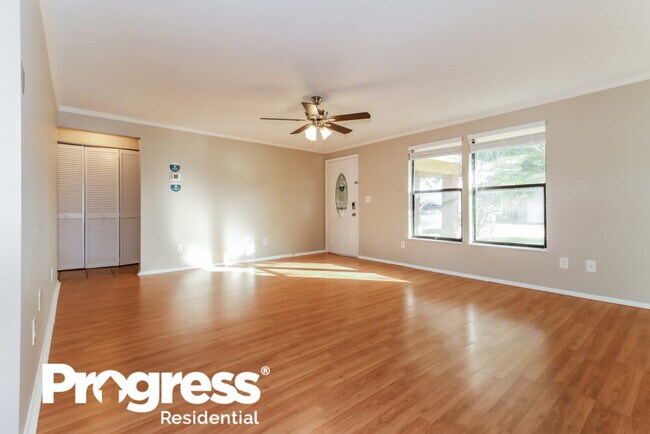 Building Photo - 7801 Glencoe Dr