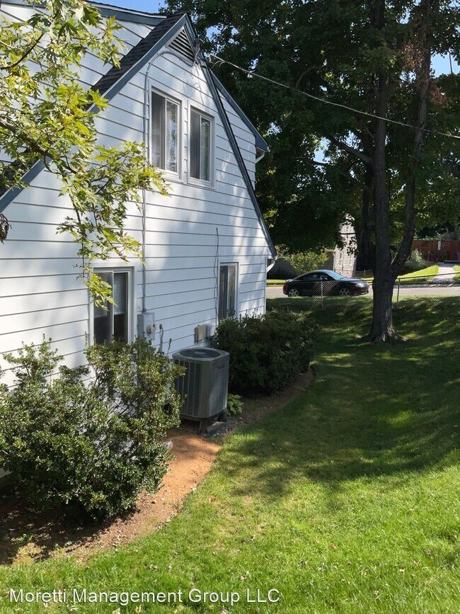 Foto del edificio - 4 br, 2 bath House - 5903 Spaatz Place