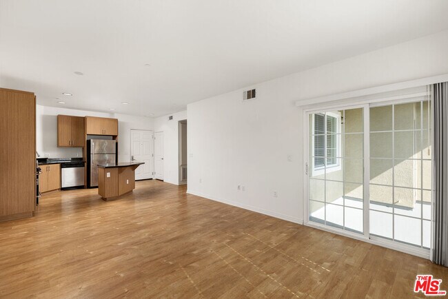 Building Photo - 1408 W Washington Blvd