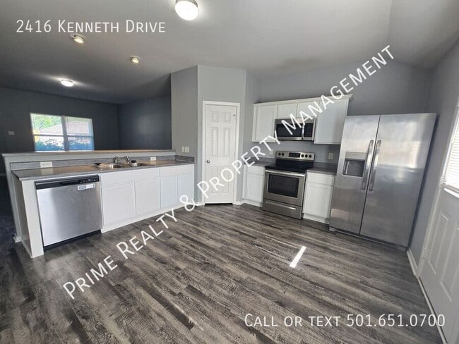 Building Photo - 2416 Kenneth Dr
