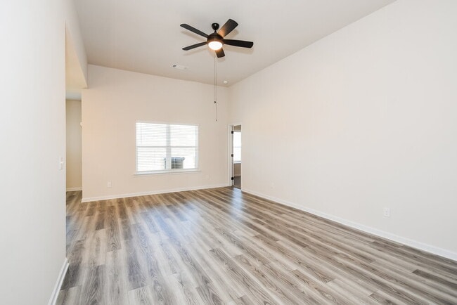 Building Photo - 453 Egret Ct