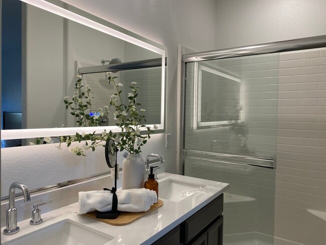 Private XL Bedroom with Shower - 1683 Sandoval Dr