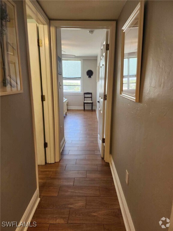 Building Photo - 4803 Sunset Ct