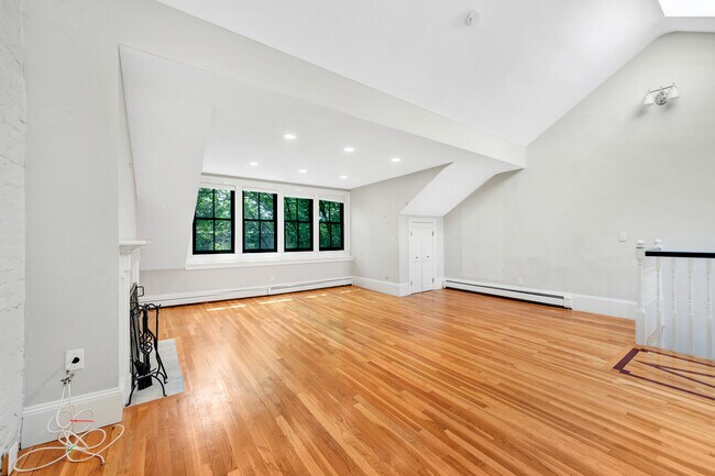 Foto del edificio - 32 E Springfield St