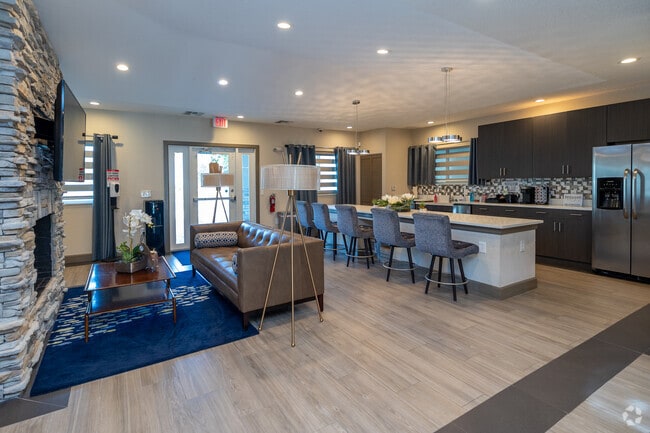 Clubroom - The Edge at Town Center