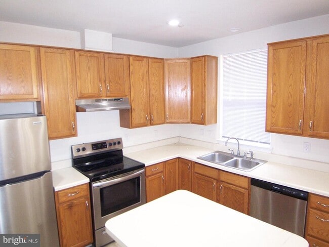 Building Photo - 411 Amelanchier Ct