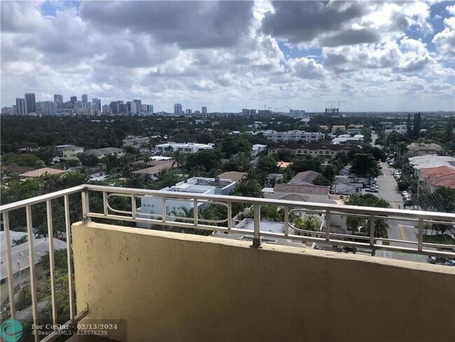 Foto del edificio - 900 NE 18th Ave