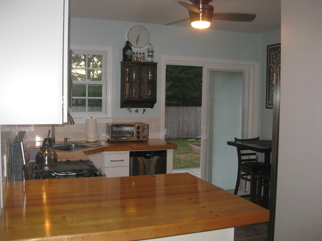 Kitchen - 2 Ridgeway Blvd