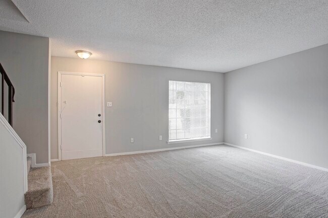 Building Photo - 1755 Fox Hunt Ln