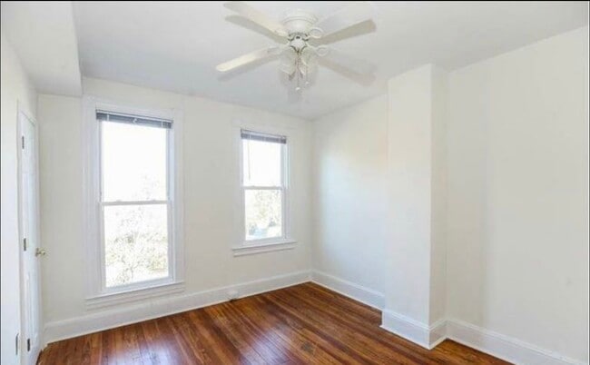 1423 E Street NE, Unit 2nd Fl Front Bedroom - 1423 E Street NE, Unit 2nd Fl Front Bedroom Apartment