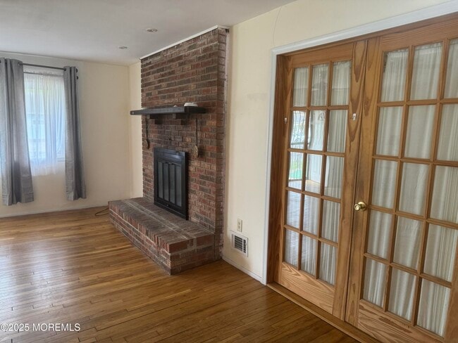 Building Photo - 716 Shell Pl