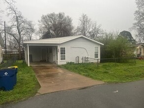 Building Photo - 203 N 6th St