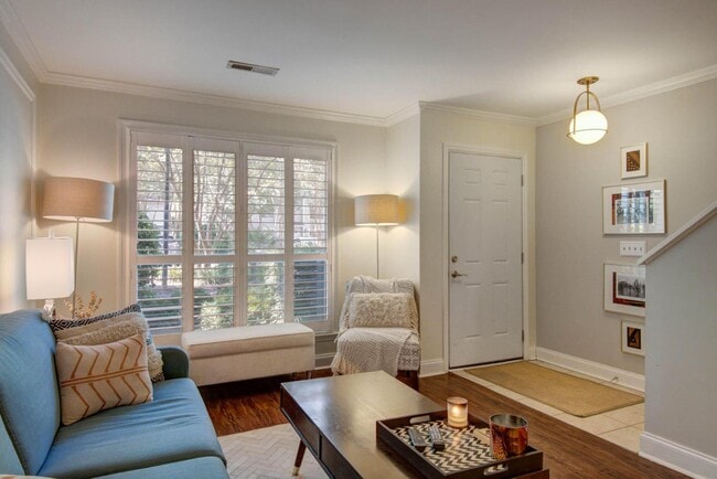 Building Photo - 252 Howle Ave
