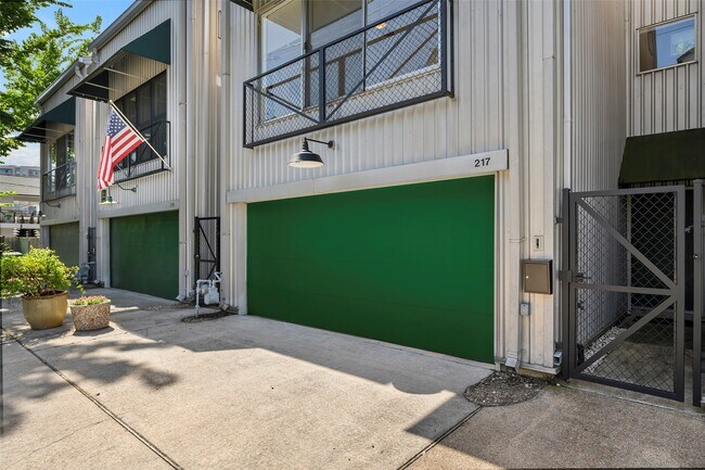 Foto del edificio - 217 W Drew St