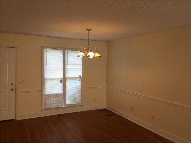 Foto del edificio - 217 Camp Sunrise Rd NW